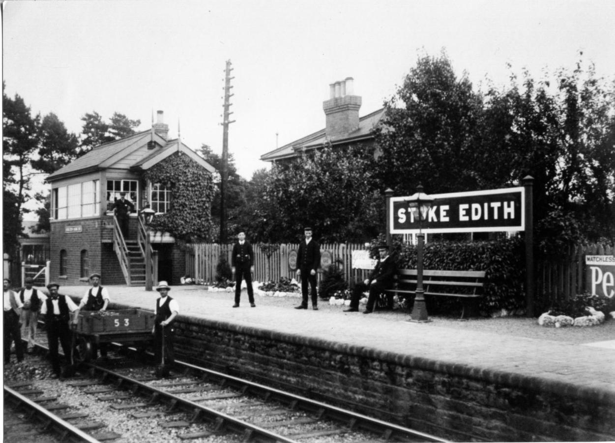 The Booking Office, Stoke Edith Station เฮริฟอร์ด ภายนอก รูปภาพ
